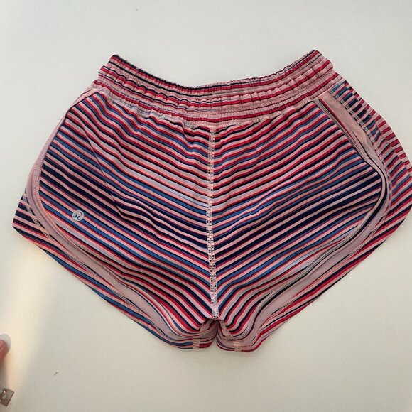 Women's lululemon shorts with liner - Picture 4 of 4